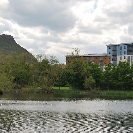 Lochend Park View Apartment Edimburgo Esterno foto