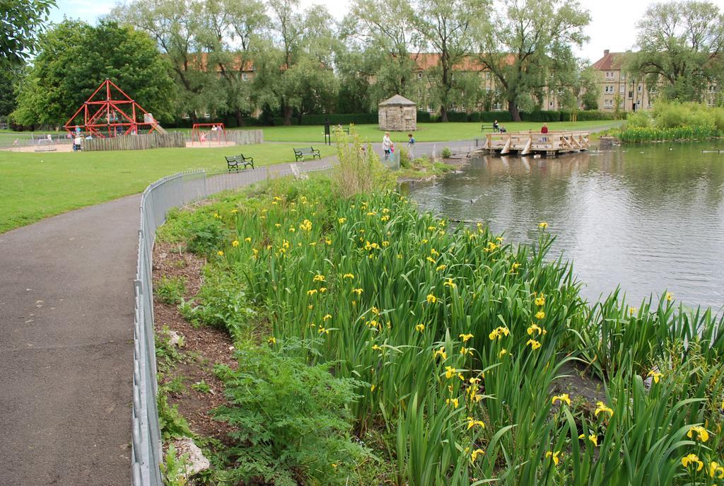 Lochend Park View Apartment Edimburgo Esterno foto