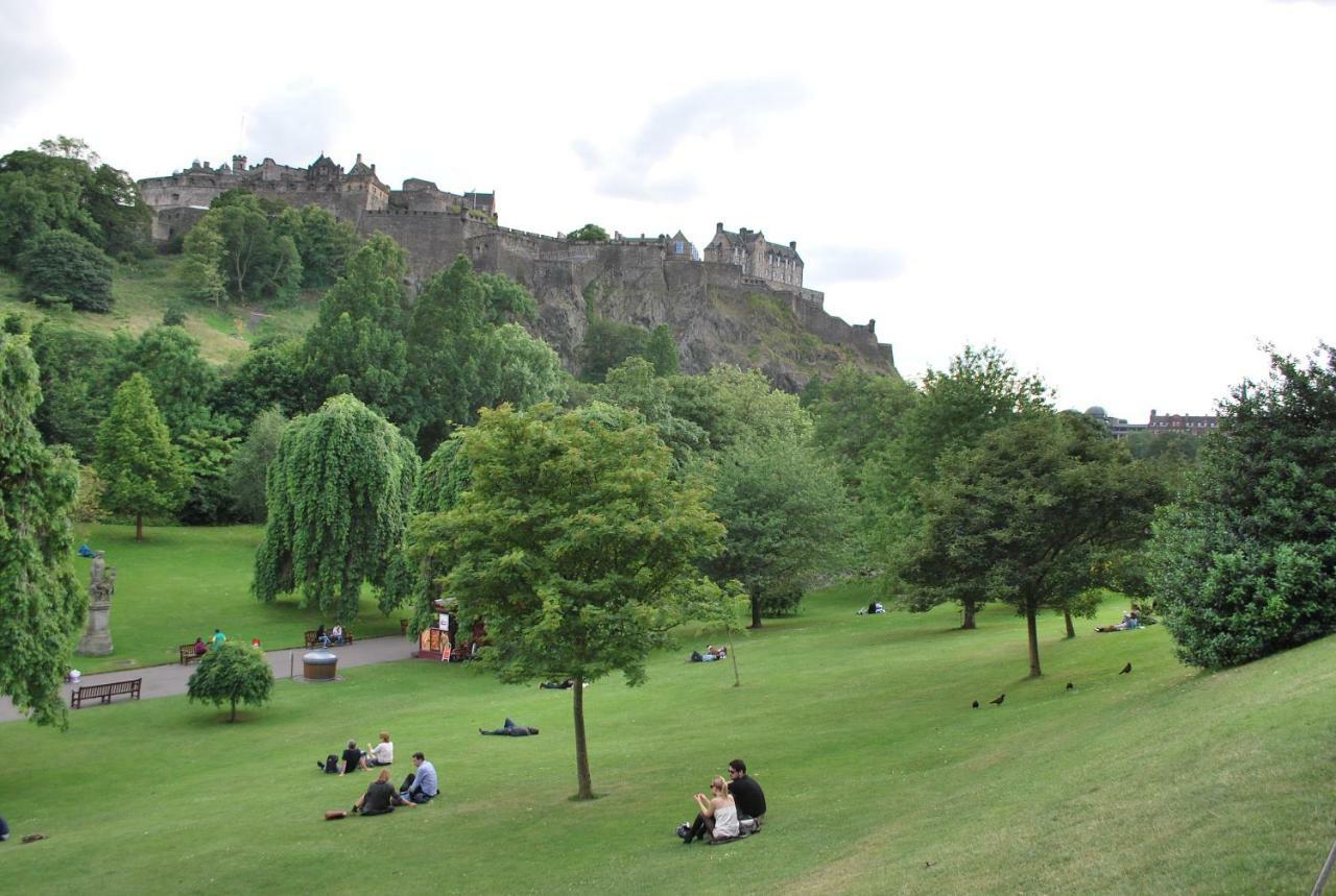 Lochend Park View Apartment Edimburgo Esterno foto