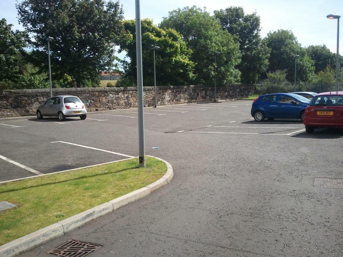 Lochend Park View Apartment Edimburgo Esterno foto
